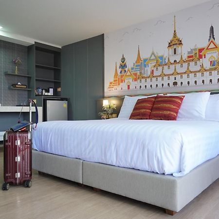 The Qube Fifty Hotel Bangkok Bagian luar foto