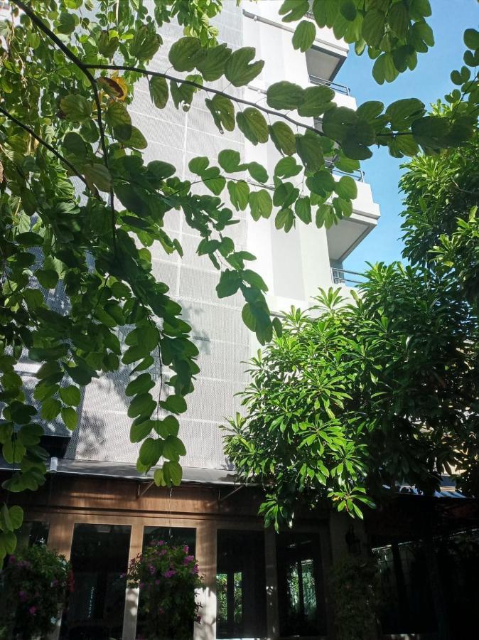 The Qube Fifty Hotel Bangkok Bagian luar foto