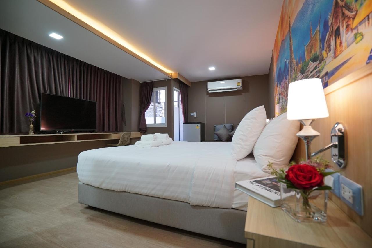 The Qube Fifty Hotel Bangkok Bagian luar foto