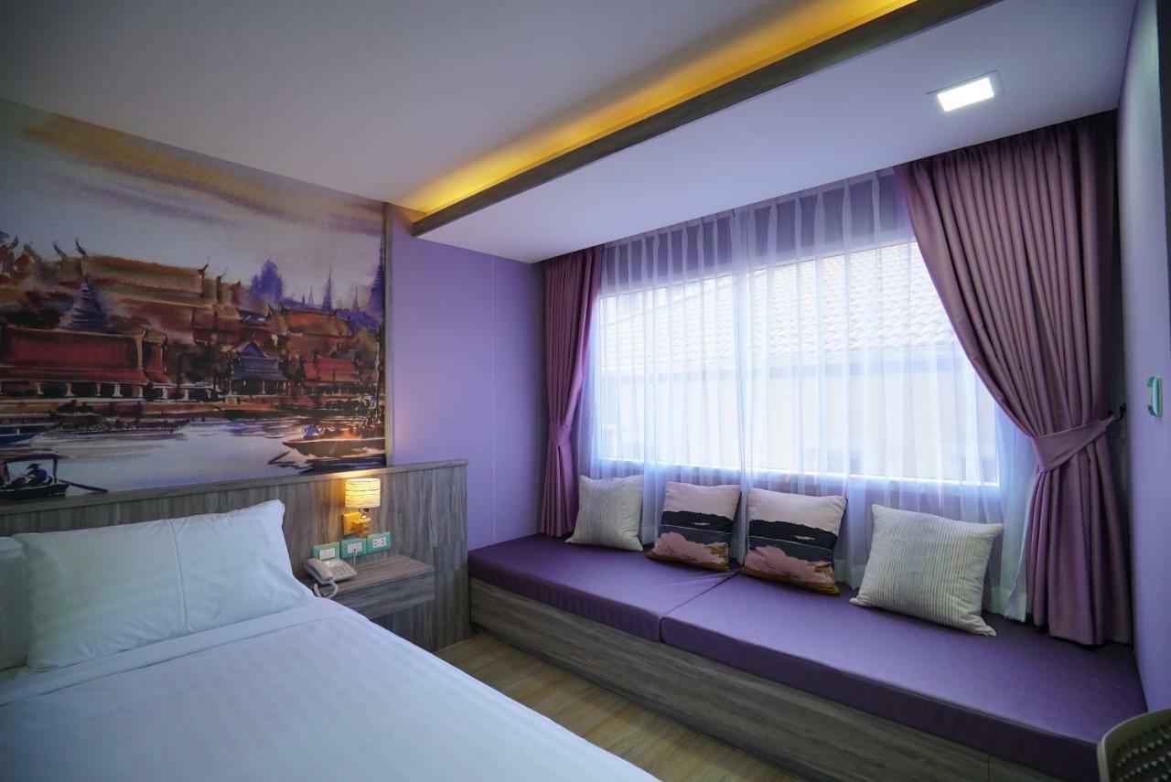 The Qube Fifty Hotel Bangkok Bagian luar foto