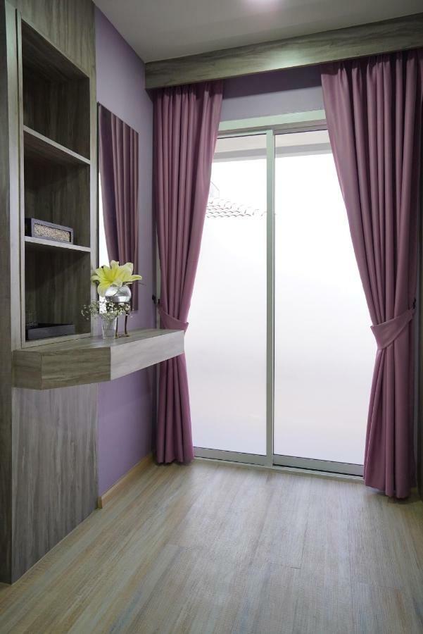 The Qube Fifty Hotel Bangkok Bagian luar foto