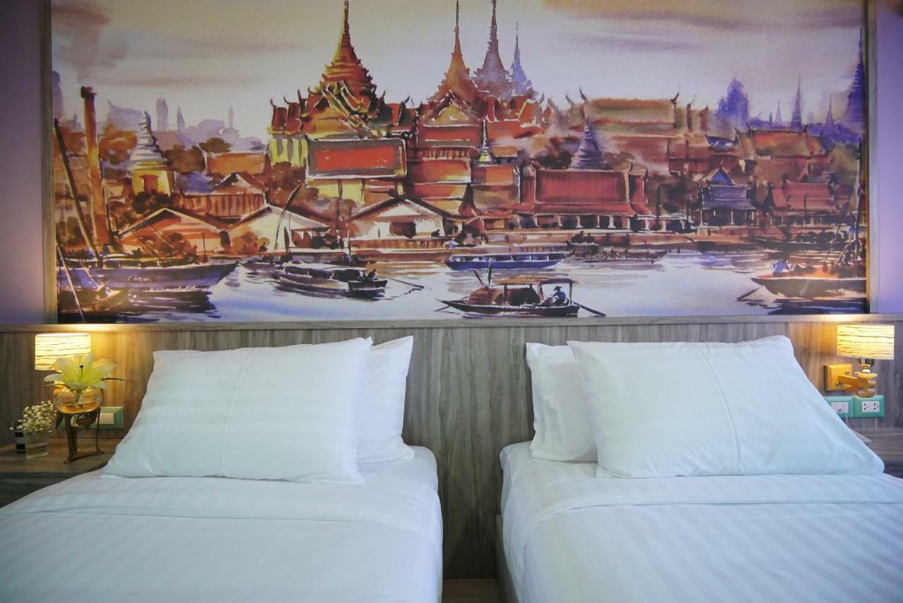 The Qube Fifty Hotel Bangkok Bagian luar foto